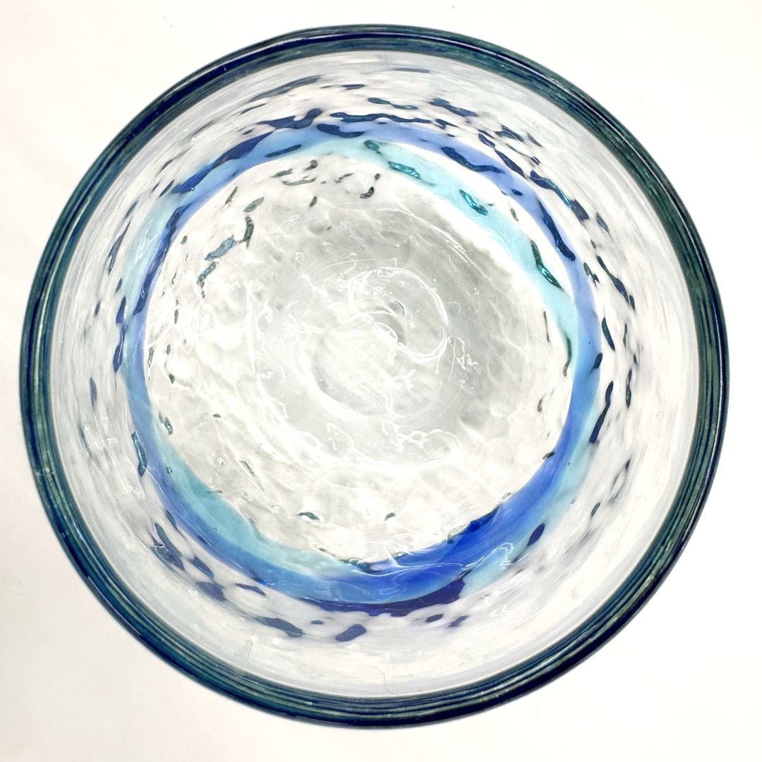 でこぼこたるグラス