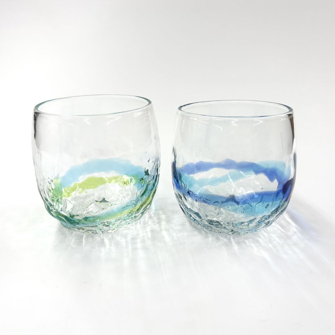 でこぼこたるグラス