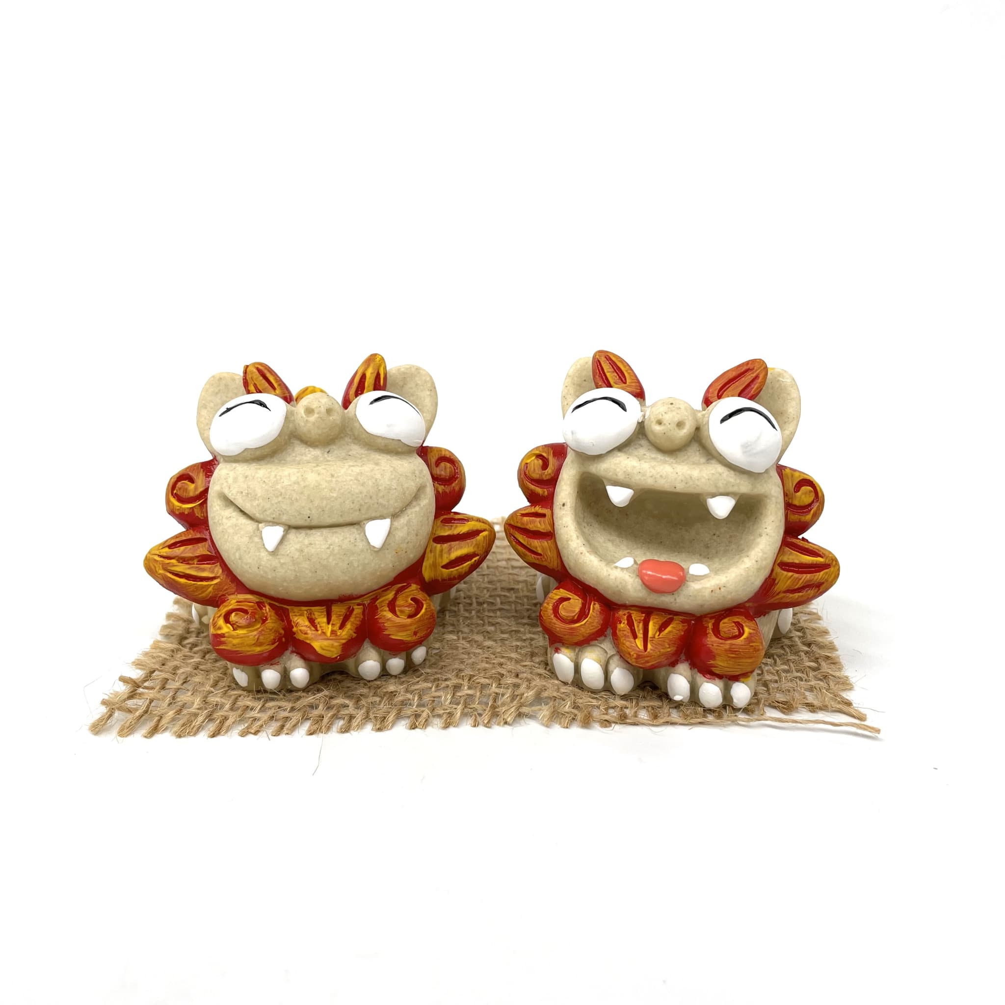 大笑いシーサー正面(5.5cm)