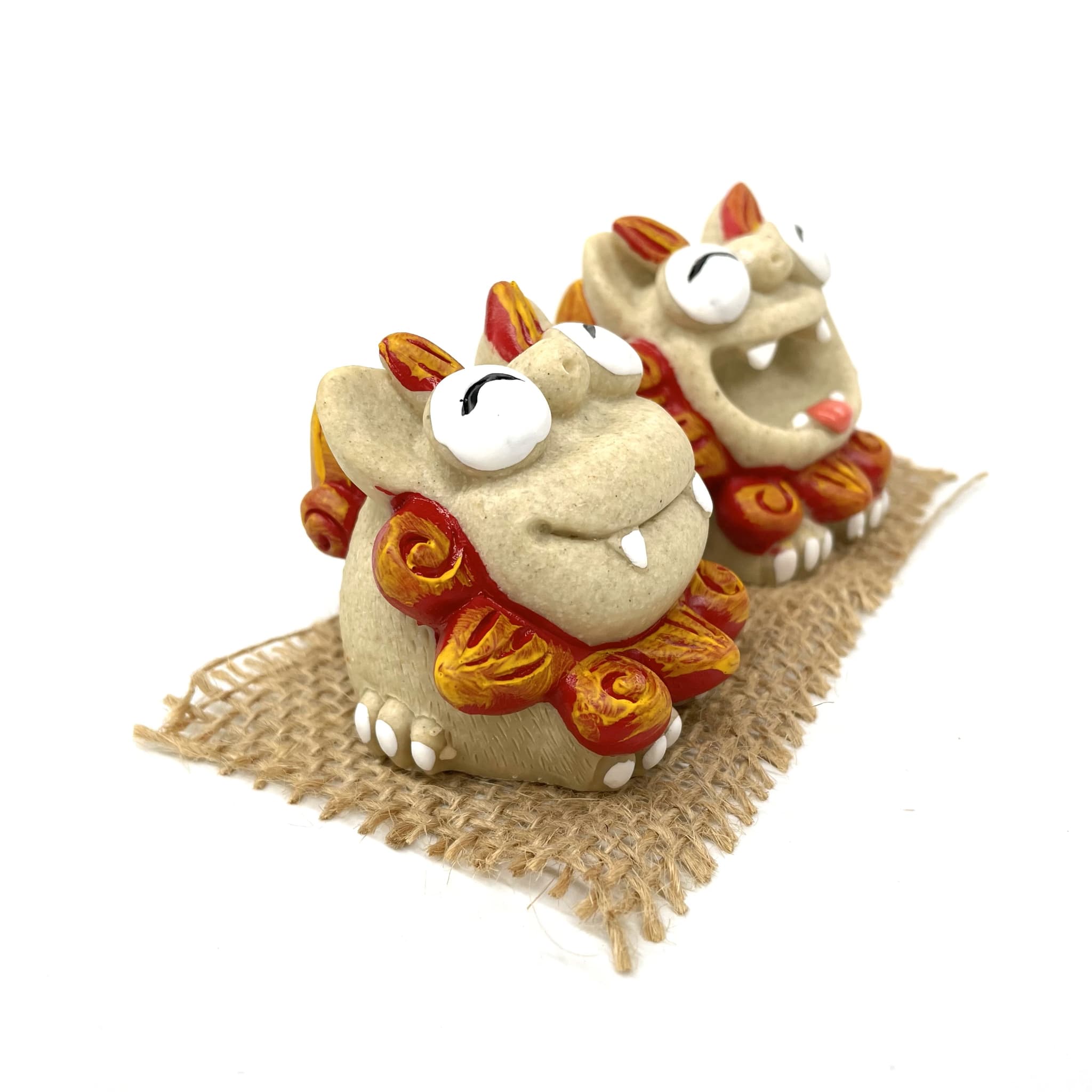 大笑いシーサー正面(5.5cm)