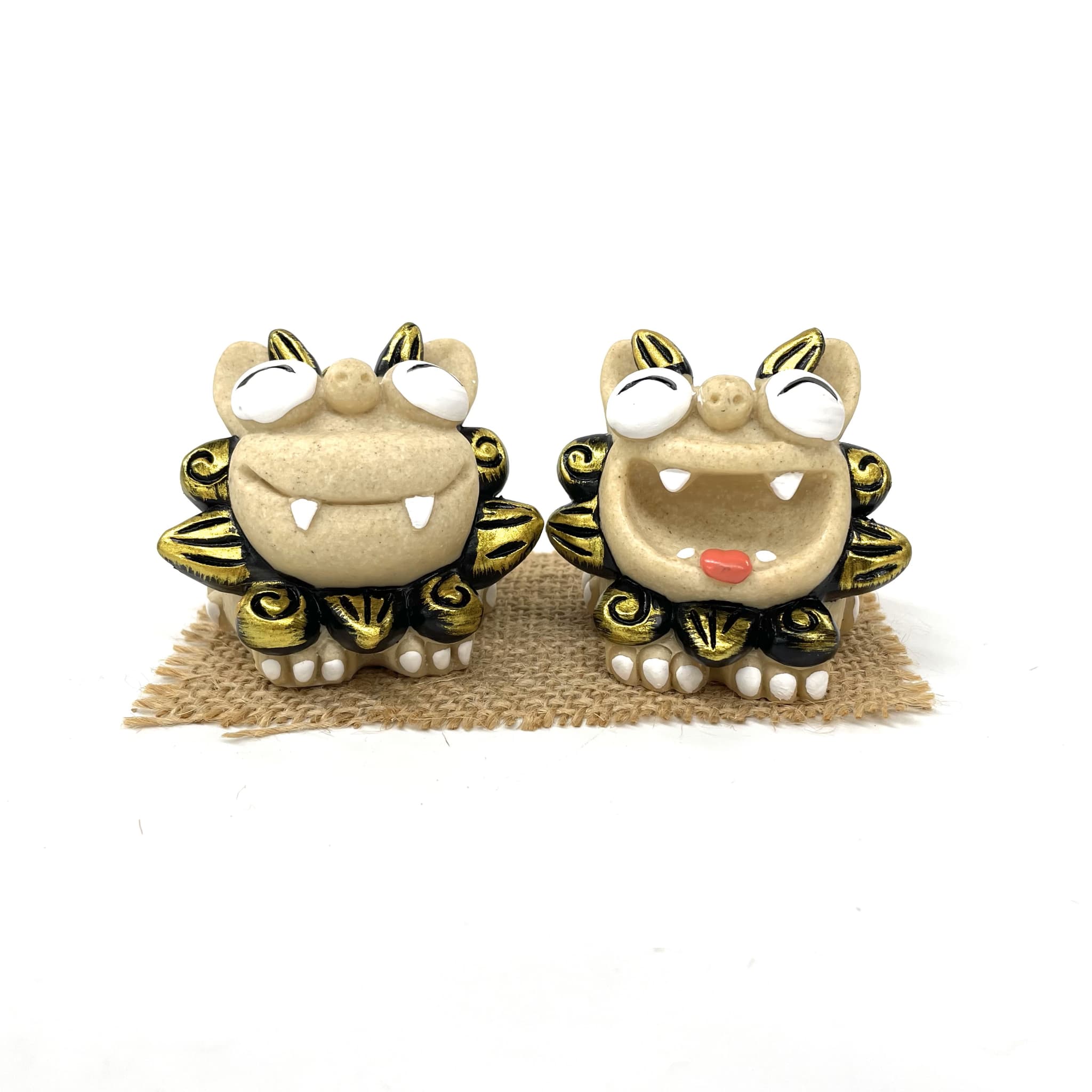 大笑いシーサー正面(5.5cm)