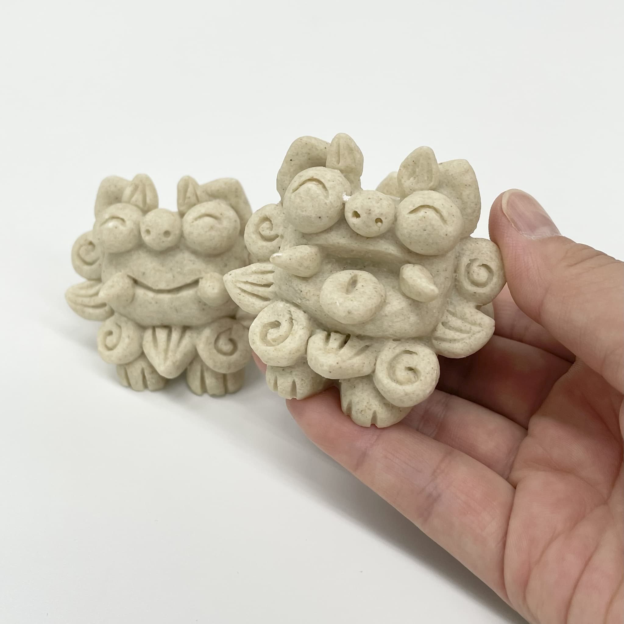 漆喰調ニコニコシーサー(5.5cm)